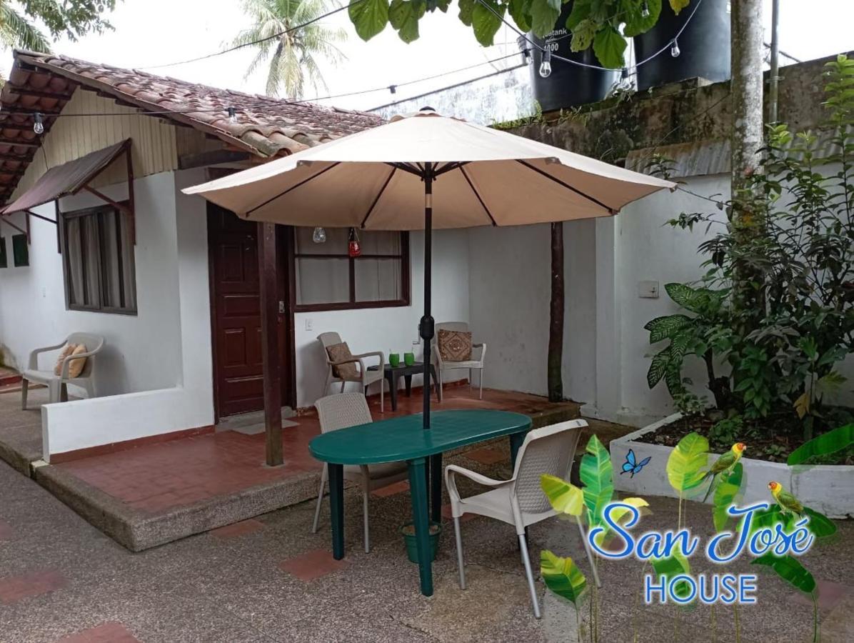 San Jose House Hotel Leticia Exterior photo
